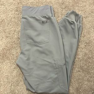 FIGS Zamora Jogger Scrub Pant - size XS - Light grey